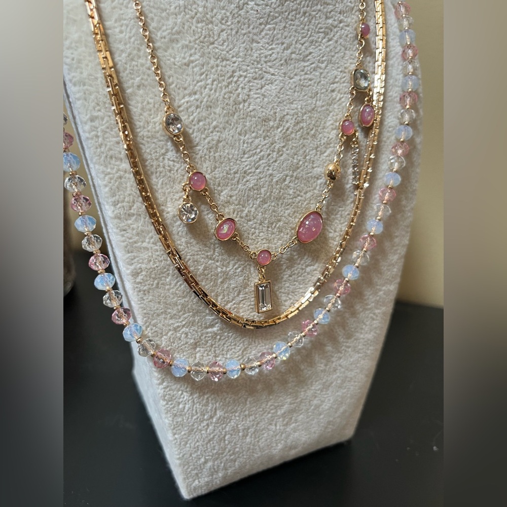 New! Guess Gold-Tone Mixed Stone Layered
Necklace, 16 2 extender - Picture 4 of 10